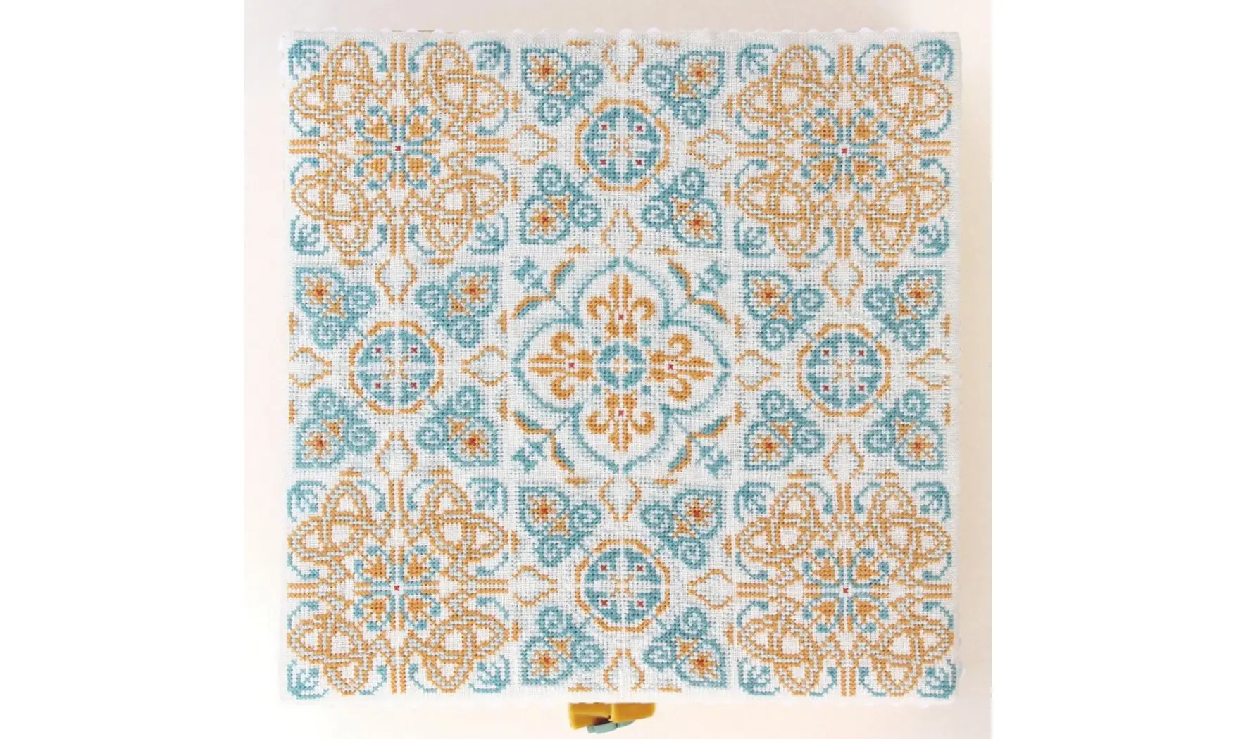 Box Carreaux de ciment-Cross stitch
